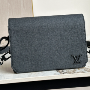Louis Vuitton Flap Mini Men’s Messenger Handbag – Black