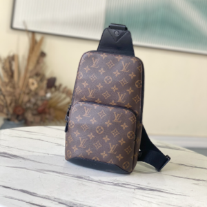 Louis Vuitton Presbyopic AVENUE Shoulder Bag