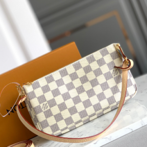 Louis Vuitton Mini Pochette – White