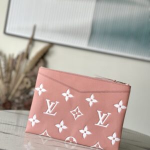 Louis Vuitton Silkscreen Daily Clutch – Pink