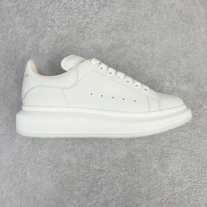 Alexander McQueen Glow In The Dark Heel Tab McQueen White Low-Top Sneakers Casual Footwear Platform Shoes Height-Enhancing Footwear Men's Shoes Women's Shoes 662652WIA4M9000