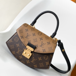 Louis Vuitton Tilsitt Bag – Black